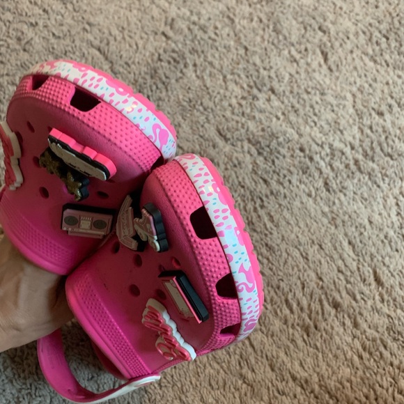 Crocs Barbie Classic Clogs Sandals with Charms Hot Pink Size 7 - Picture 12 of 14